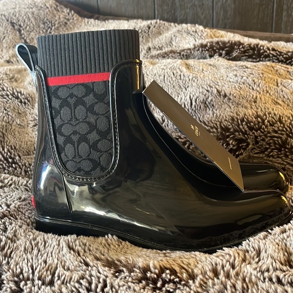 Never been worn , still in wrapping/box Coach rain boots - Picture 9 of 17